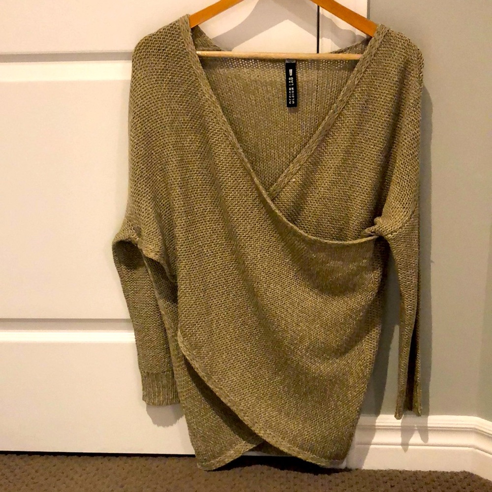 DESIGN LAB loose knit cross-over sweater, size small. Light khaki green.